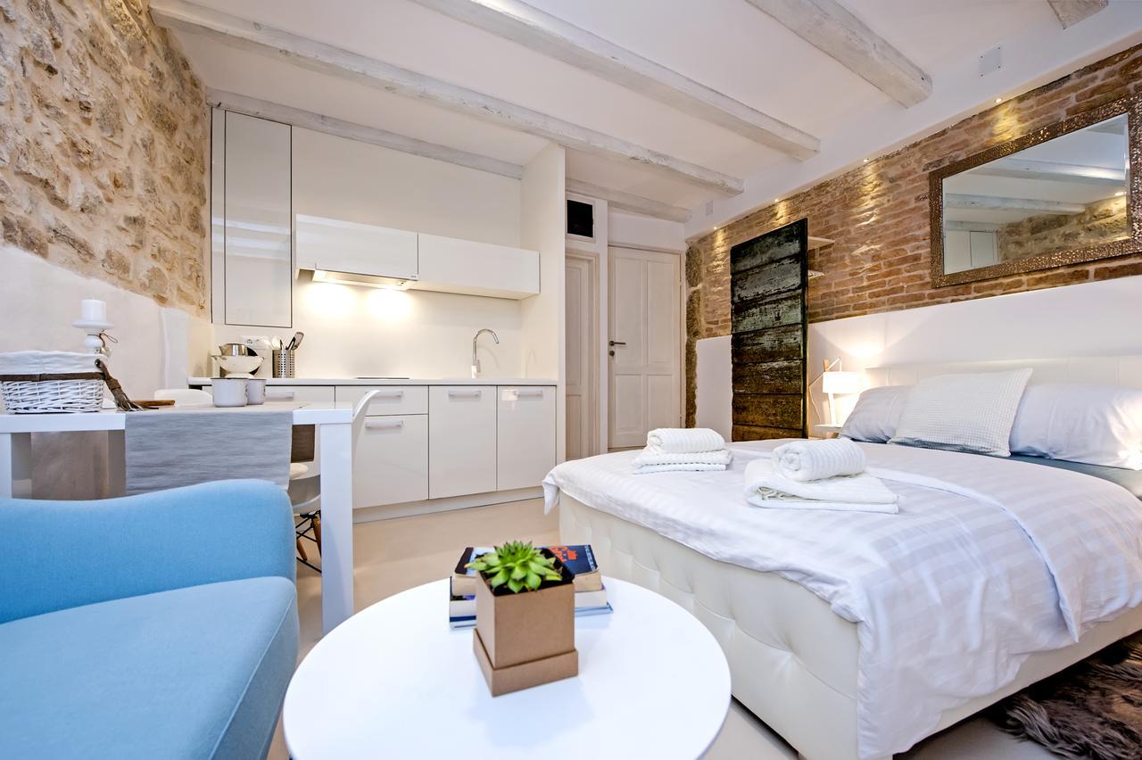 Luna Rooms And Studios Rovinj Exterior foto